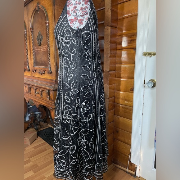 Goya Gorgeous Dress - Picture 7 of 15